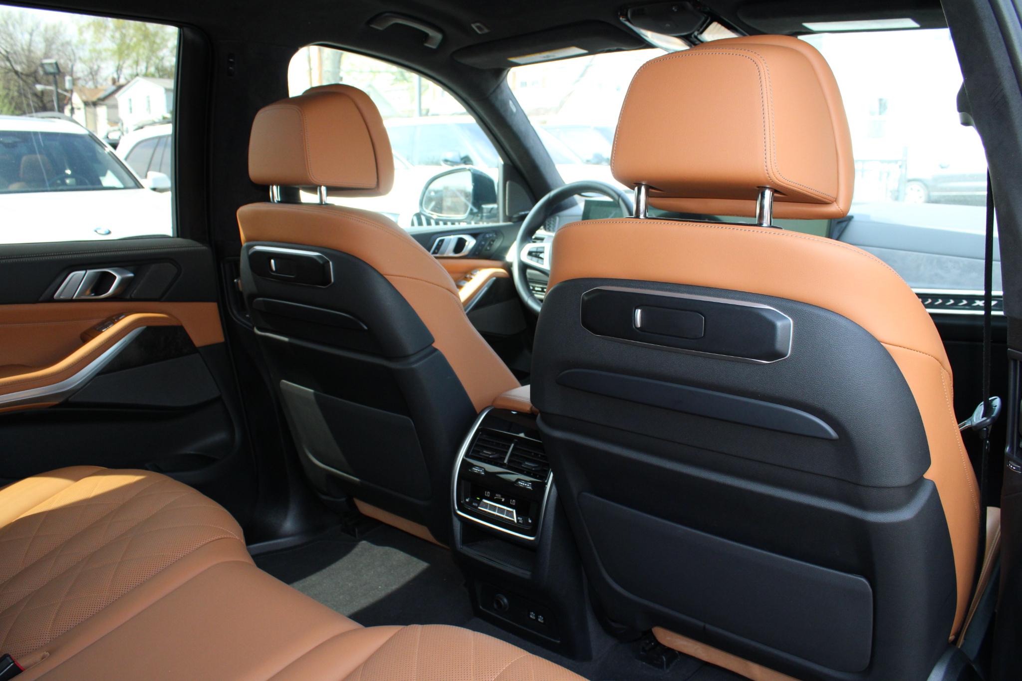 BMW X7 xDrive40i Sports Activity Vehicle 2024