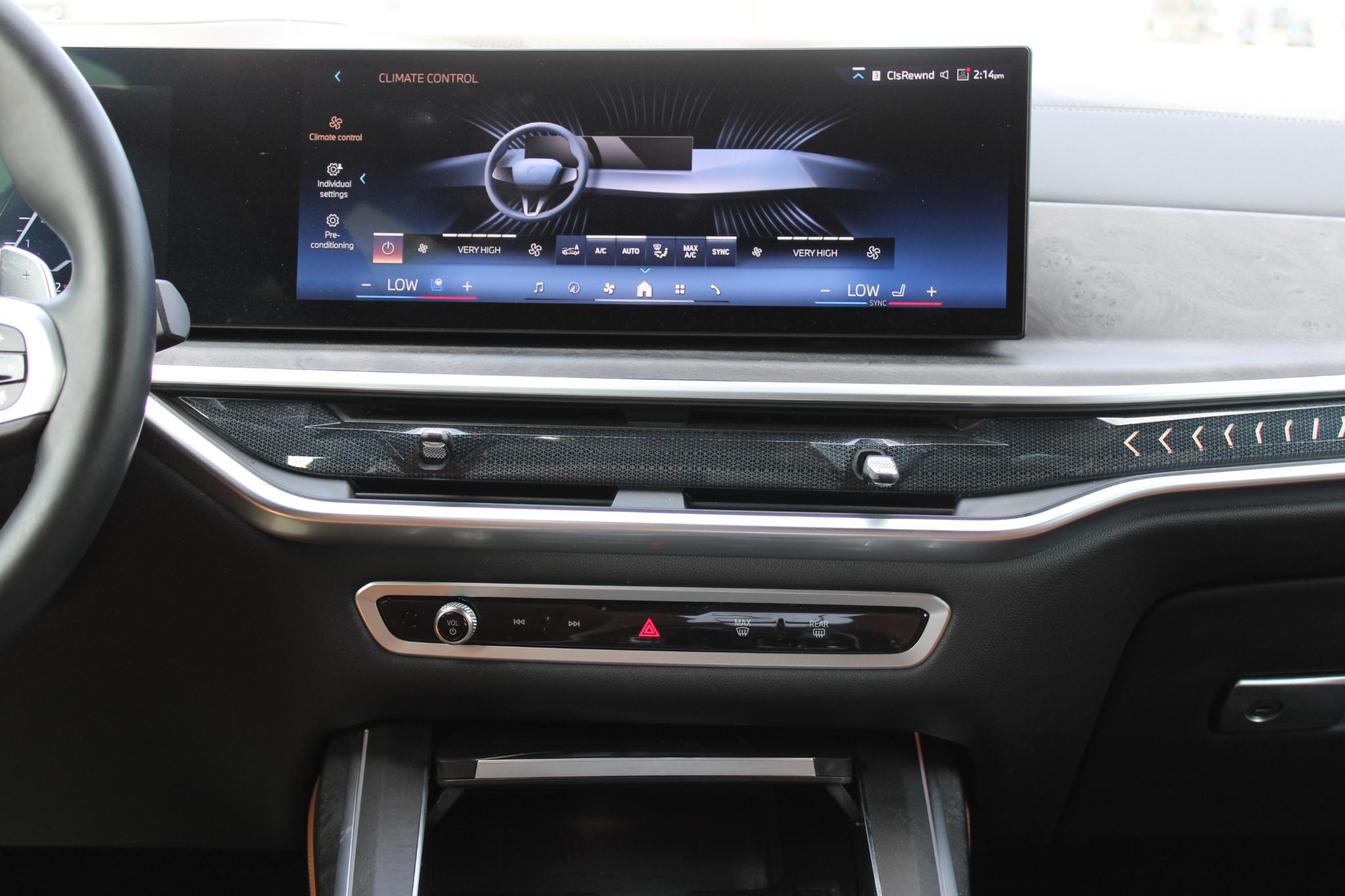 BMW X7 xDrive40i Sports Activity Vehicle 2024