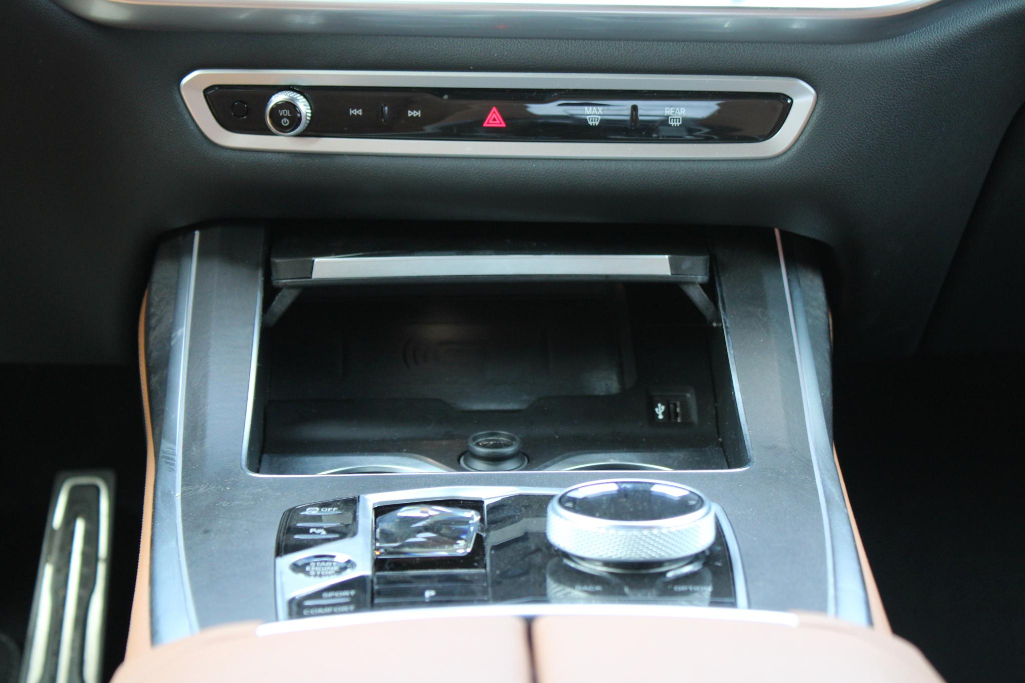 BMW X7 xDrive40i Sports Activity Vehicle 2024