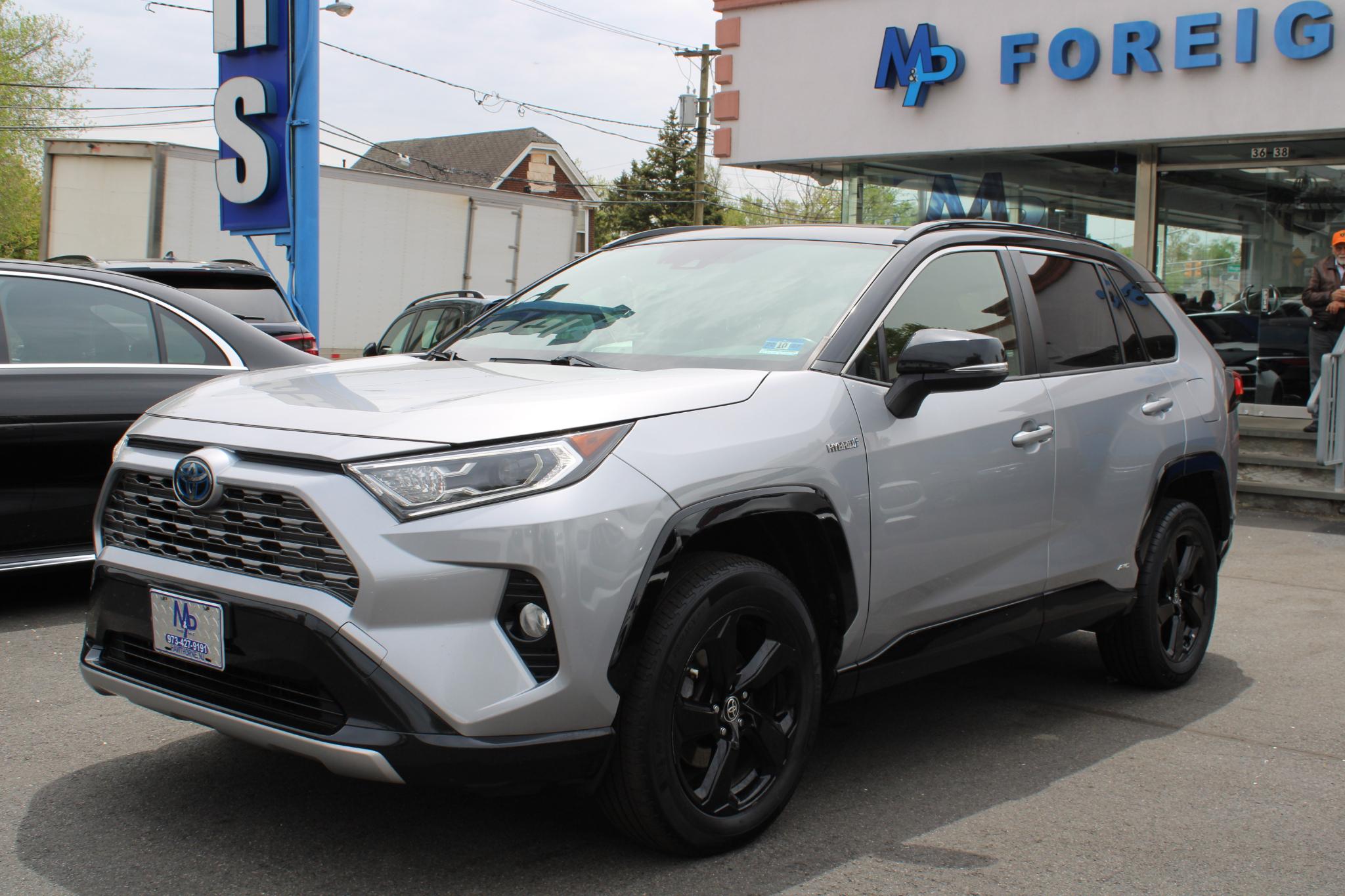 Toyota RAV4 Hybrid XSE AWD (Natl) 2020