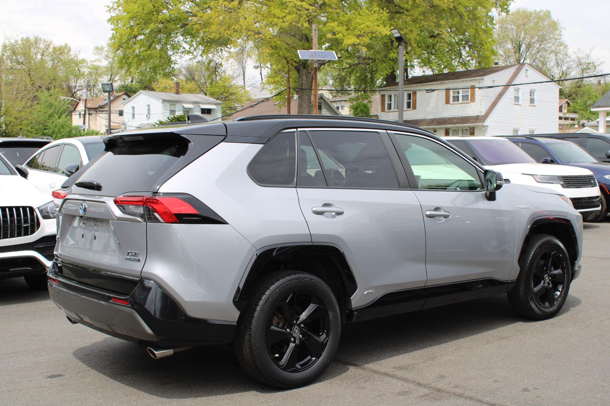 Toyota RAV4 Hybrid XSE AWD (Natl) 2020