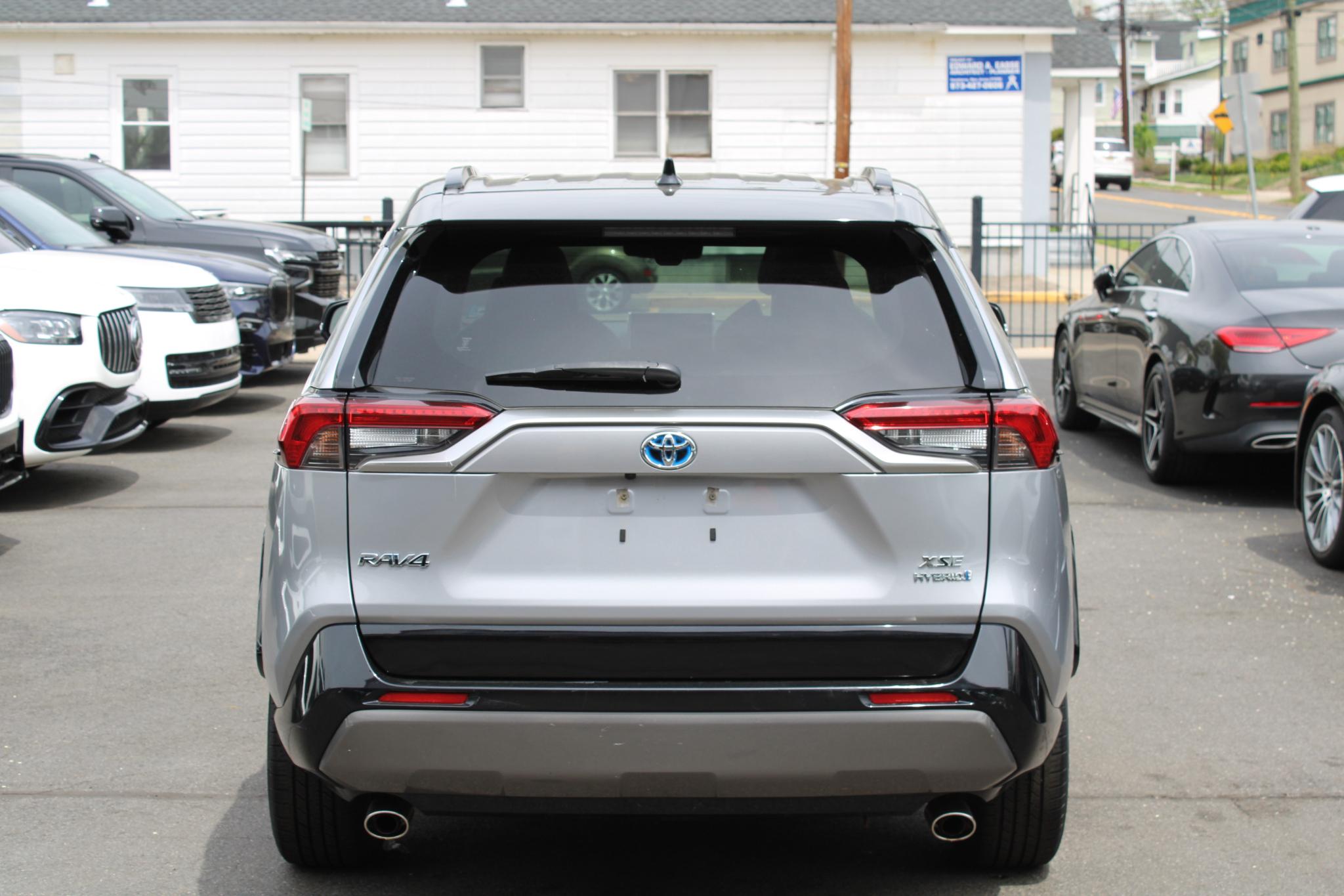 Toyota RAV4 Hybrid XSE AWD (Natl) 2020