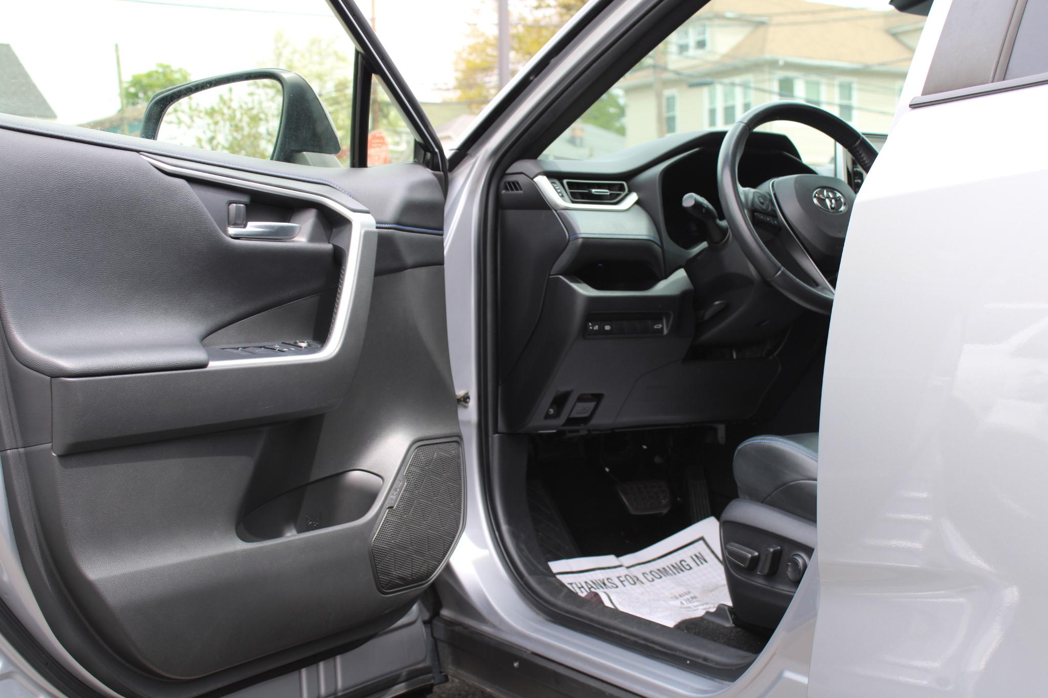 Toyota RAV4 Hybrid XSE AWD (Natl) 2020