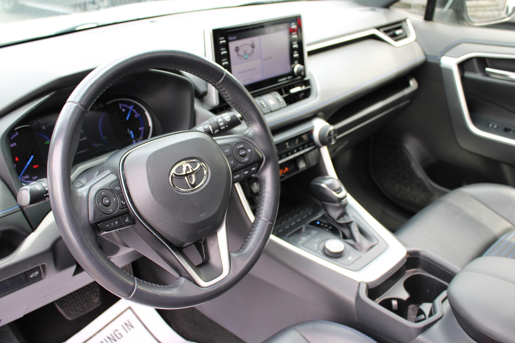 Toyota RAV4 Hybrid XSE AWD (Natl) 2020