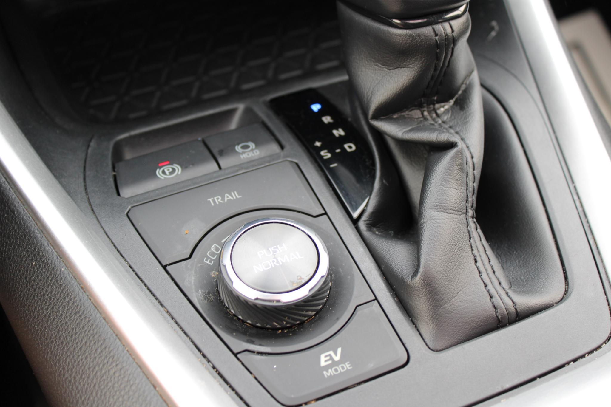 Toyota RAV4 Hybrid XSE AWD (Natl) 2020
