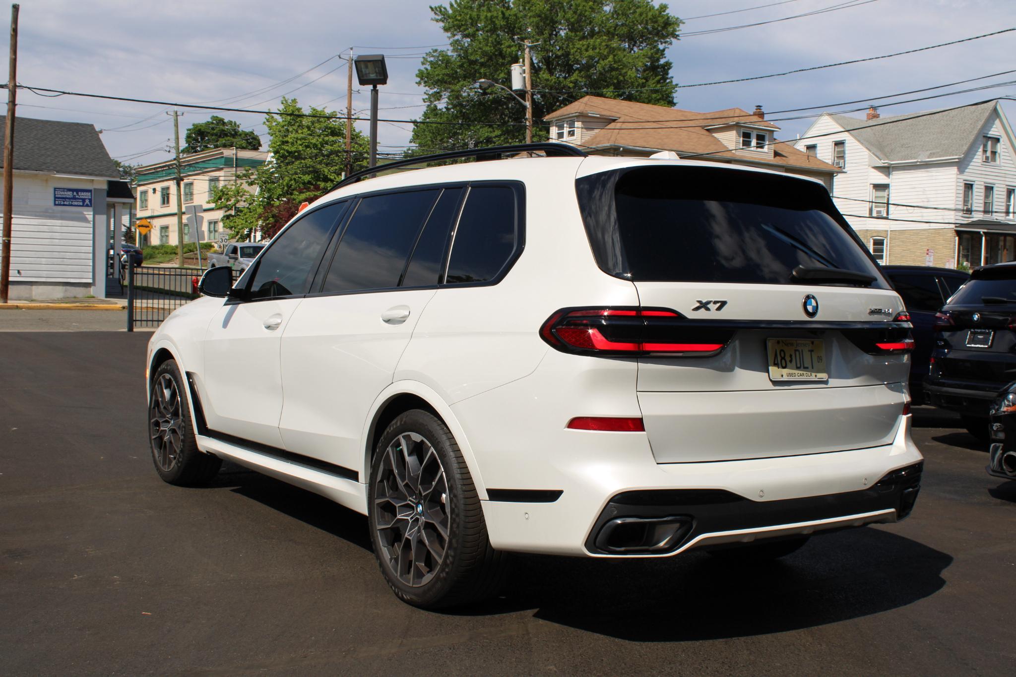 BMW X7 xDrive40i Sports Activity Vehicle 2024