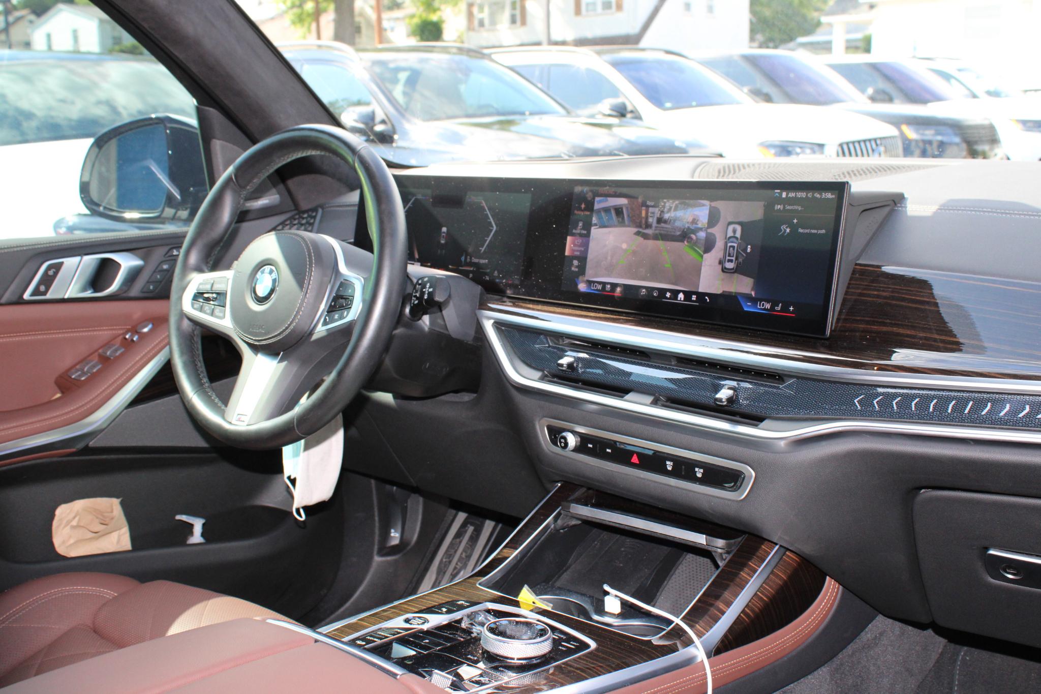 BMW X7 xDrive40i Sports Activity Vehicle 2024
