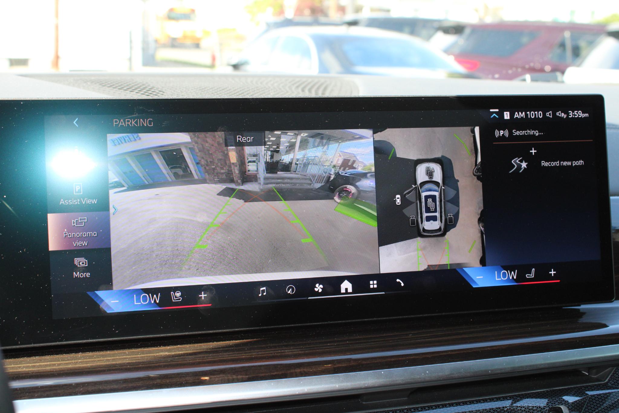 BMW X7 xDrive40i Sports Activity Vehicle 2024