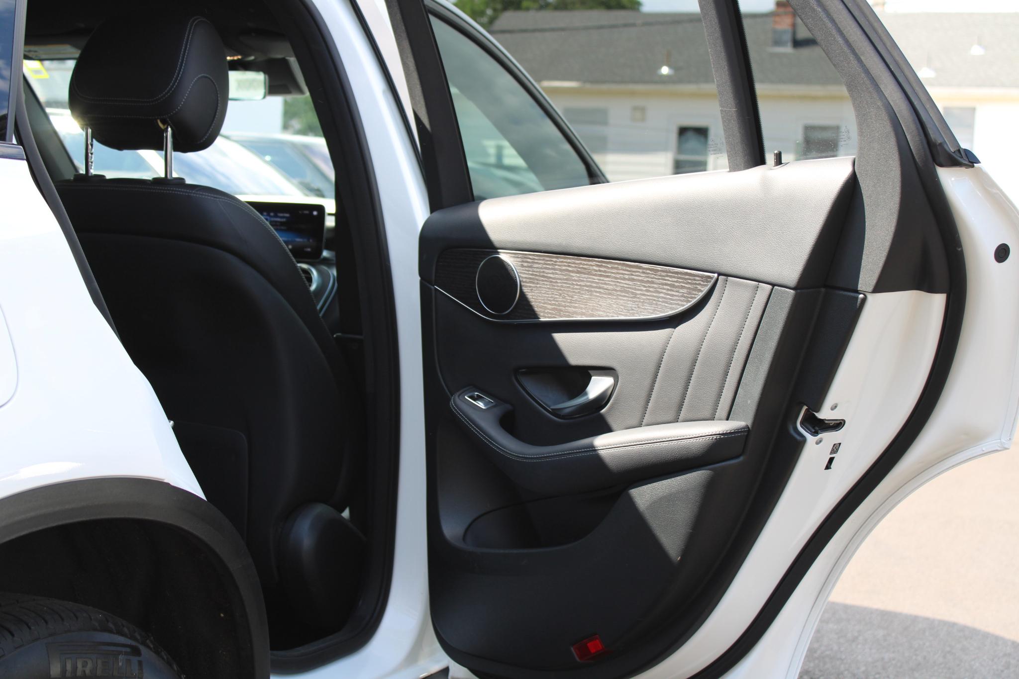 Mercedes-Benz GLC GLC 300 4MATIC SUV 2022