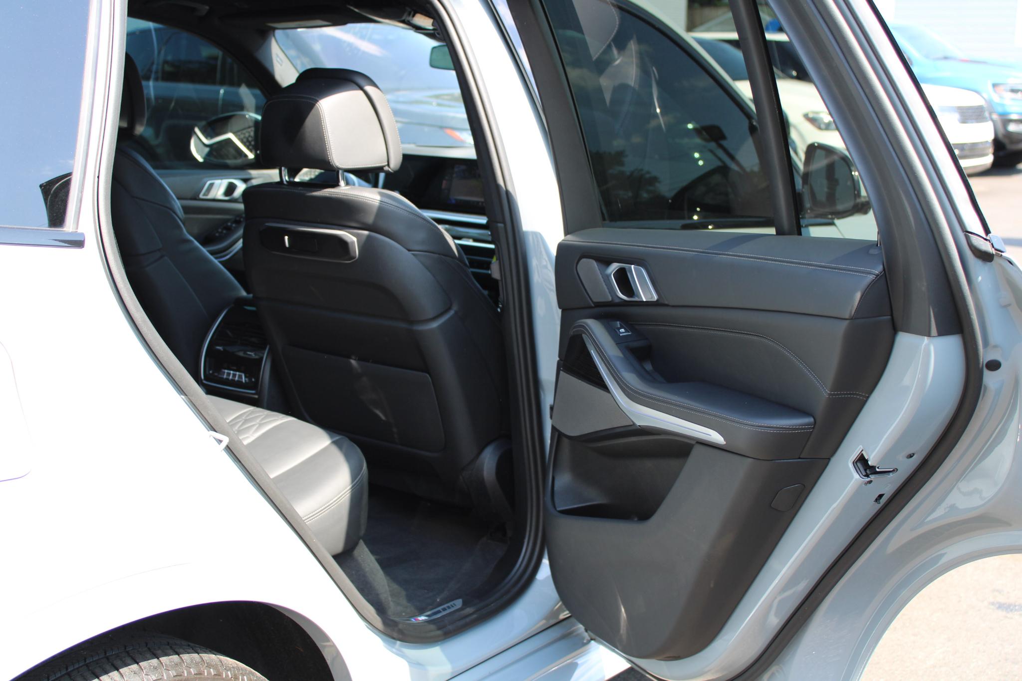 BMW X5 xDrive40i Sports Activity Vehicle 2025