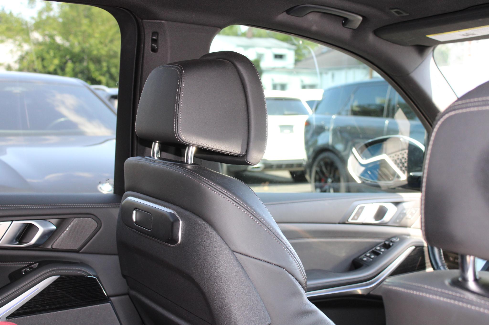 BMW X5 xDrive40i Sports Activity Vehicle 2025