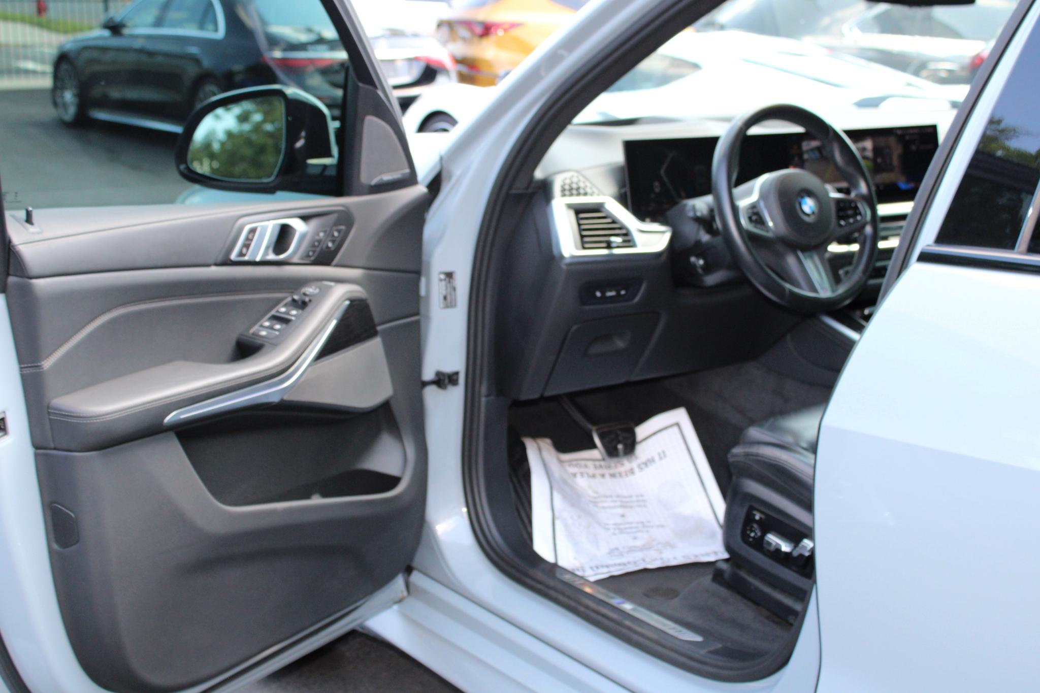 BMW X5 xDrive40i Sports Activity Vehicle 2025