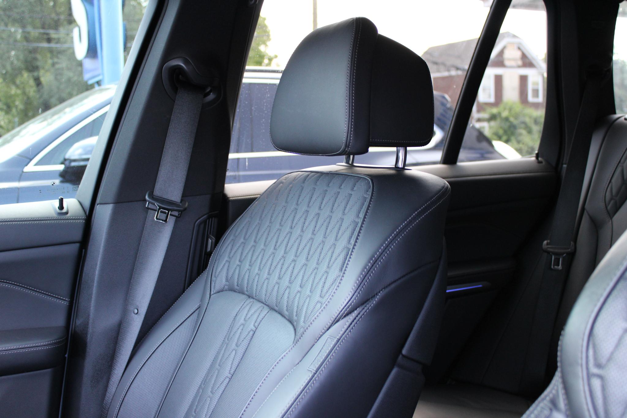 BMW X5 xDrive40i Sports Activity Vehicle 2025