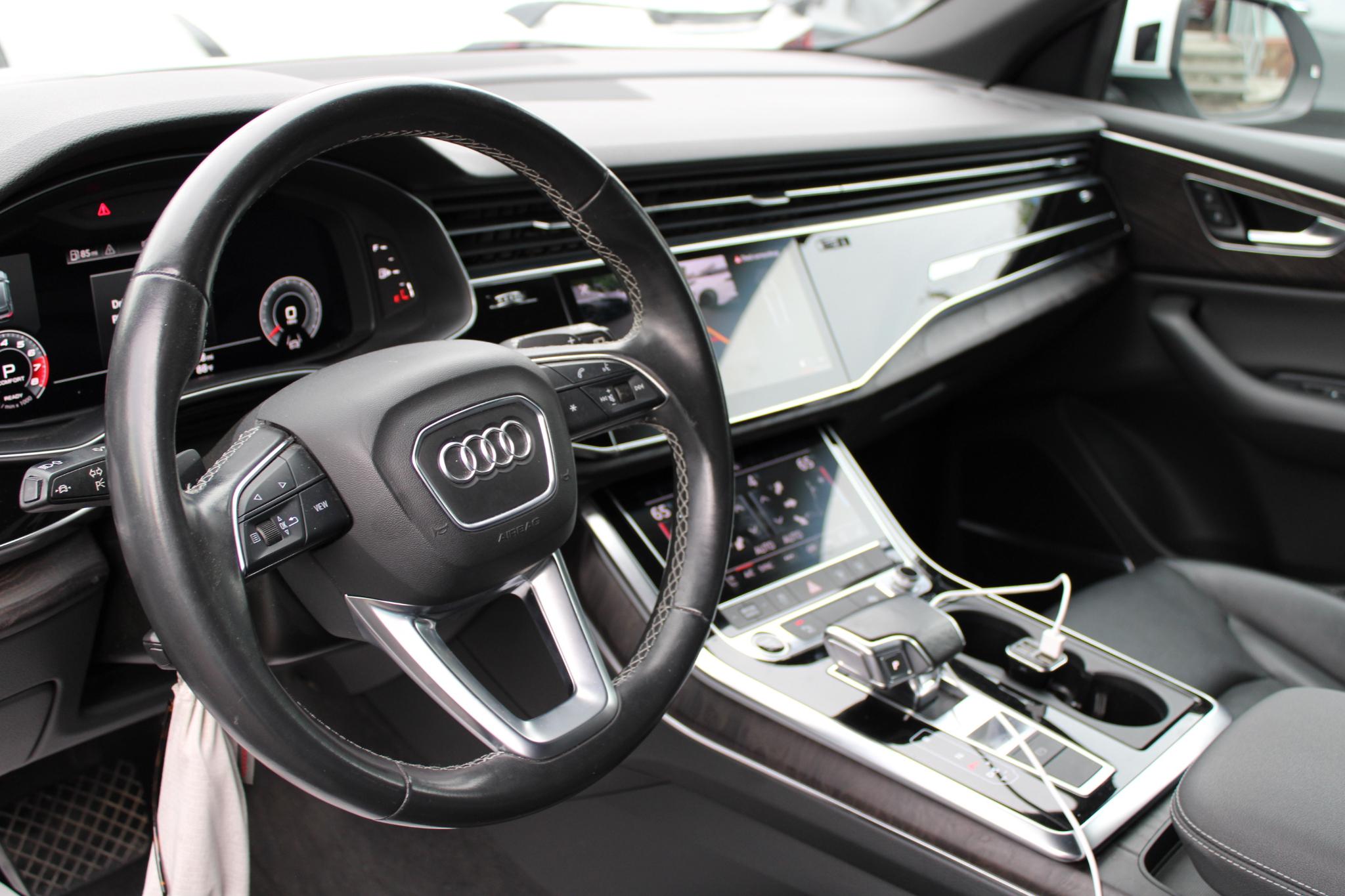Audi Q8 Premium Plus 55 TFSI quattro 2021