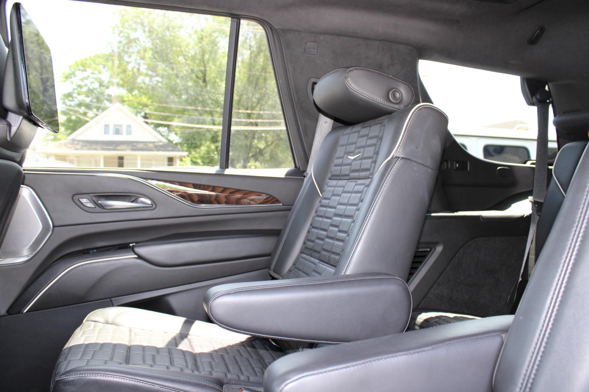 Cadillac Escalade 4WD 4dr Premium Luxury Platinum 2021