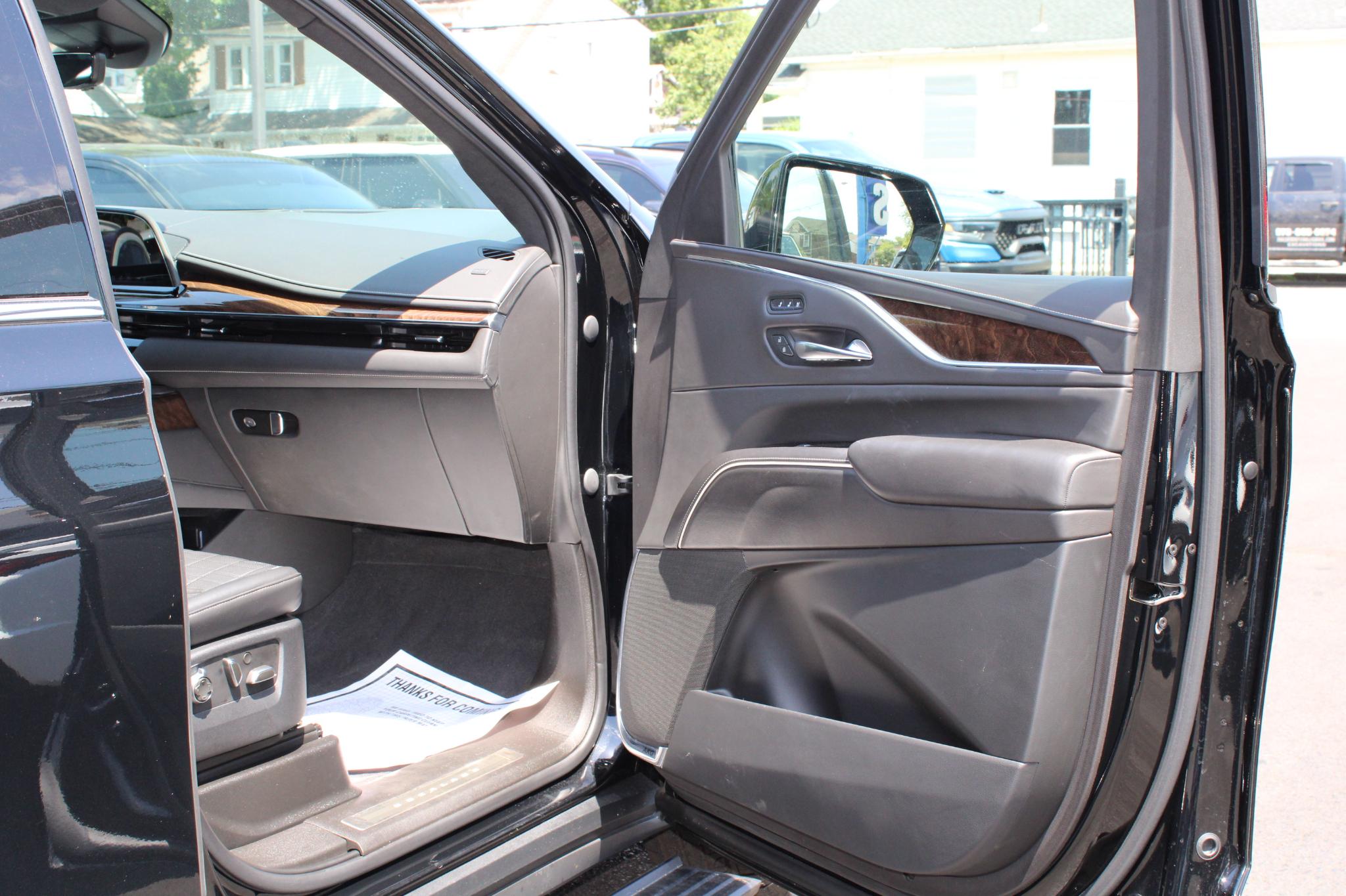 Cadillac Escalade 4WD 4dr Premium Luxury Platinum 2021