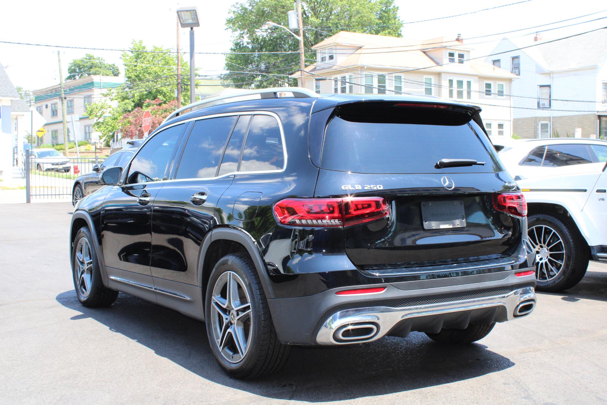 Mercedes-Benz GLB GLB 250 4MATIC SUV 2022