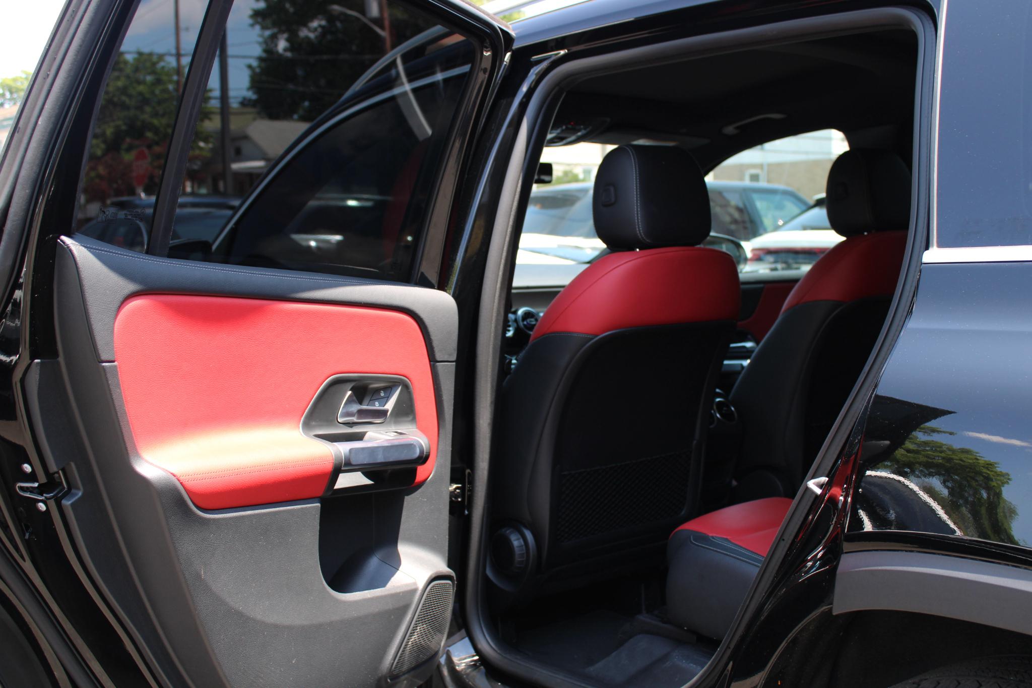 Mercedes-Benz GLB GLB 250 4MATIC SUV 2022