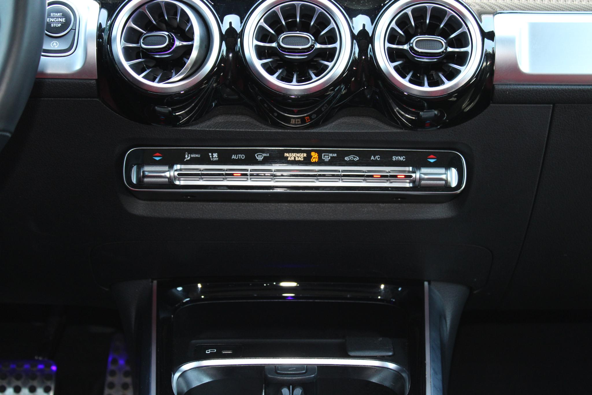 Mercedes-Benz GLB GLB 250 4MATIC SUV 2022