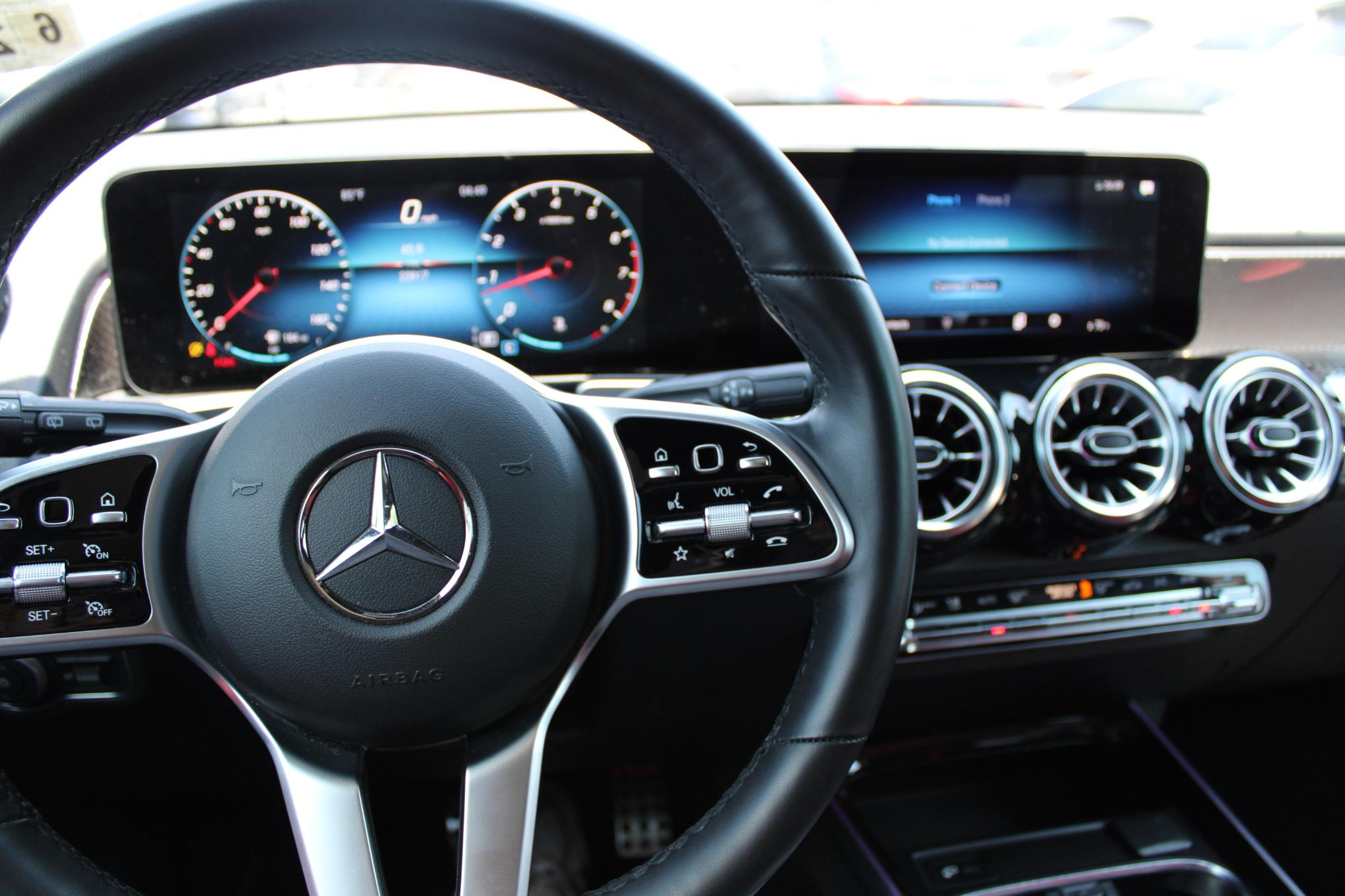Mercedes-Benz GLB GLB 250 4MATIC SUV 2022
