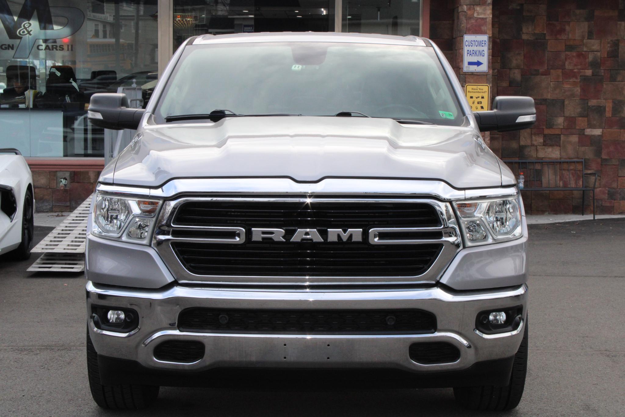 RAM 1500 Big Horn 4x4 Crew Cab 5'7" Box 2020