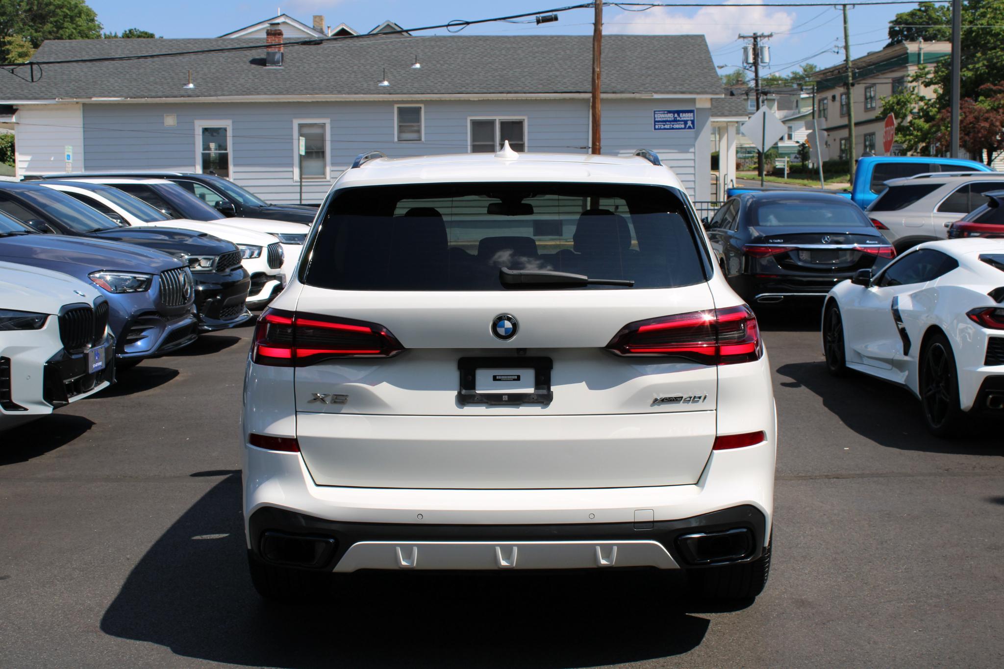 BMW X5 xDrive40i Sports Activity Vehicle 2023