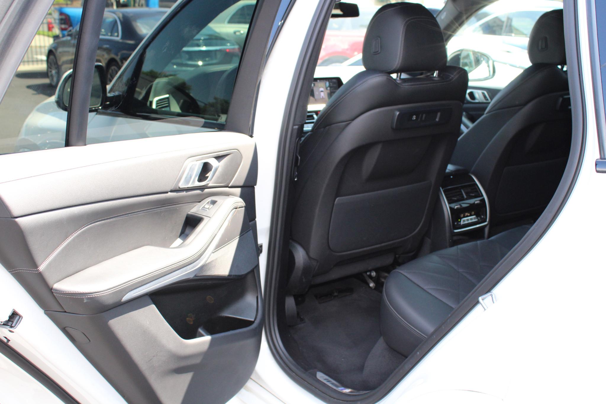 BMW X5 xDrive40i Sports Activity Vehicle 2023