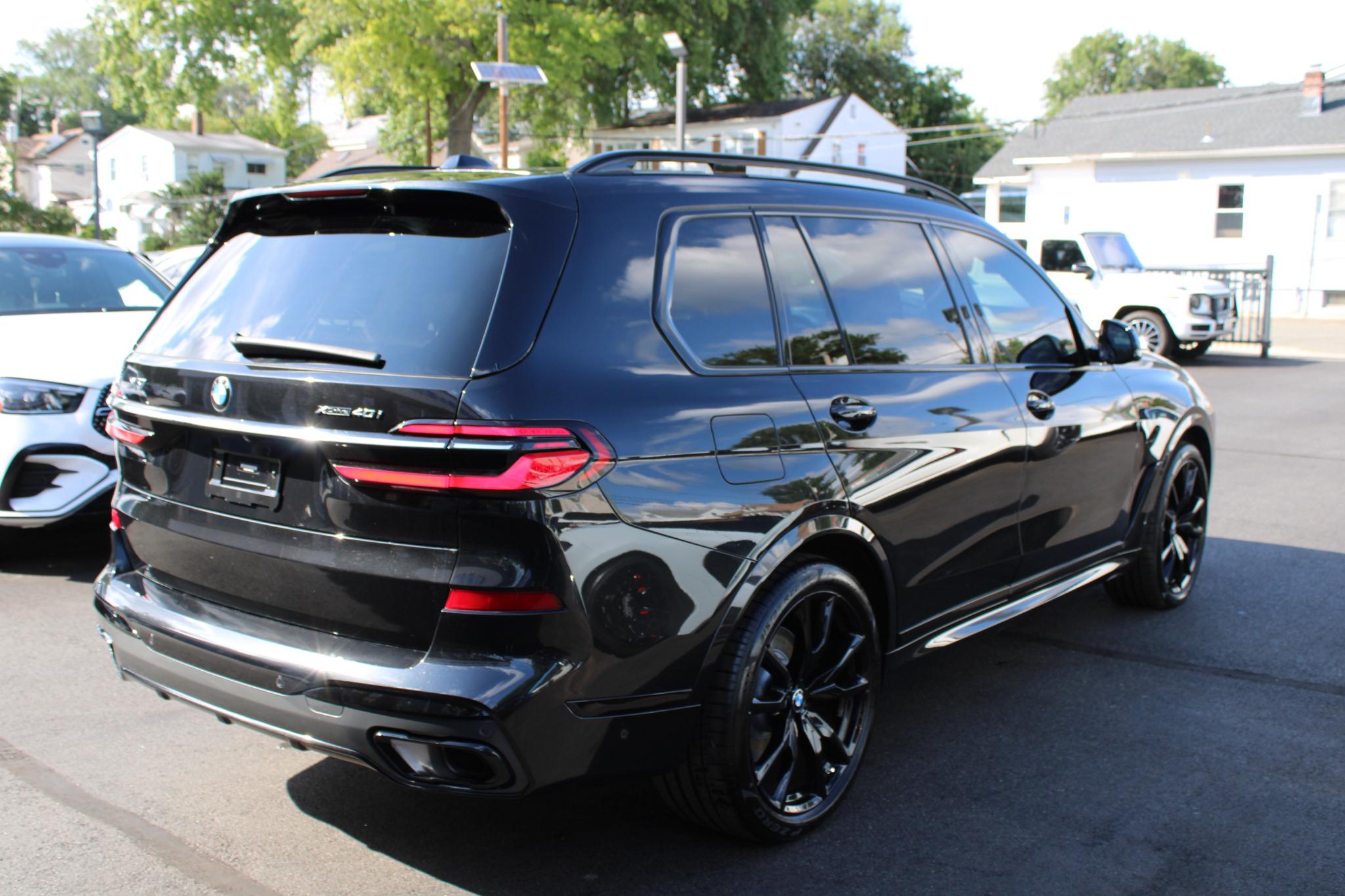 BMW X7 xDrive40i Sports Activity Vehicle 2023