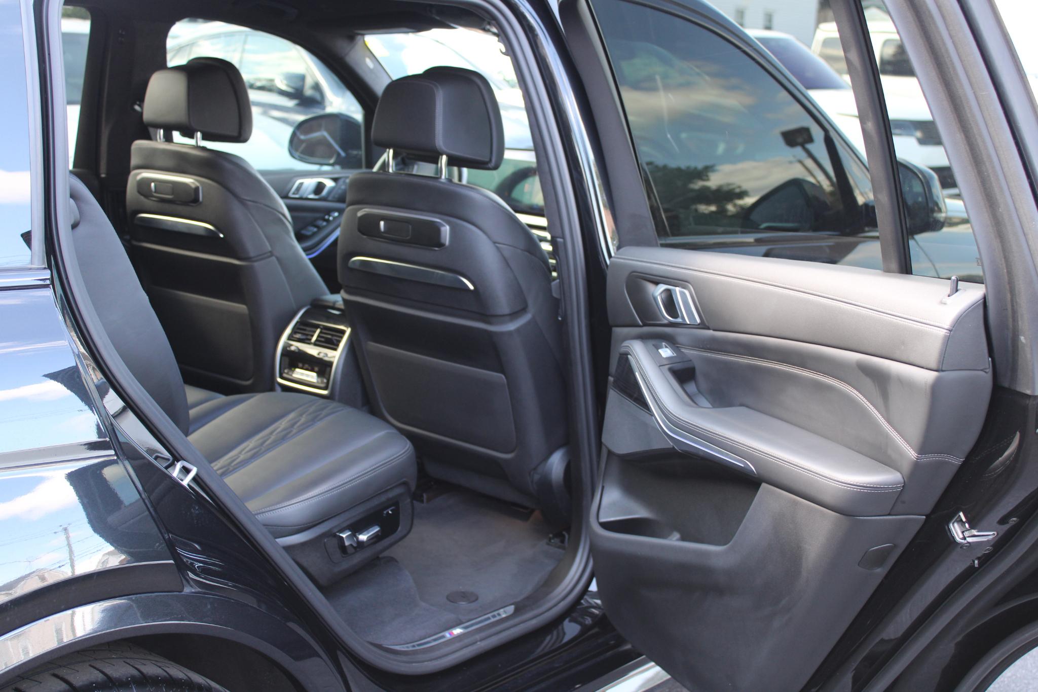 BMW X7 xDrive40i Sports Activity Vehicle 2023