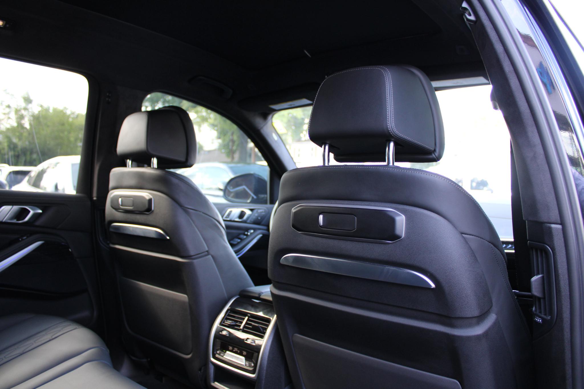 BMW X7 xDrive40i Sports Activity Vehicle 2023