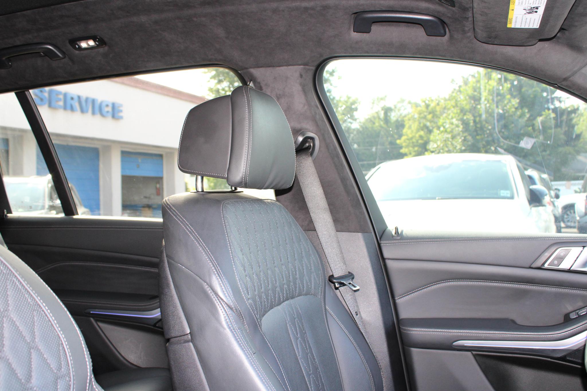 BMW X7 xDrive40i Sports Activity Vehicle 2023