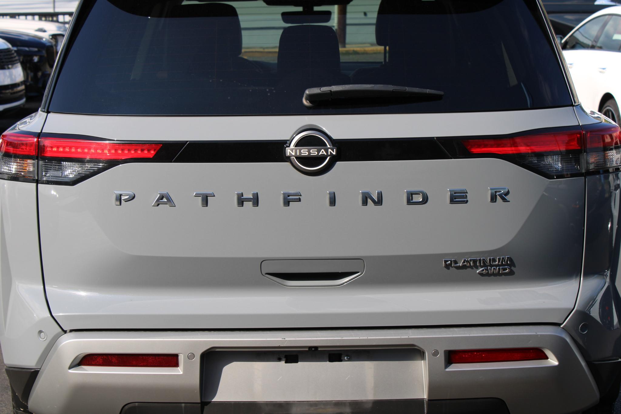 Nissan Pathfinder Platinum 4WD 2023