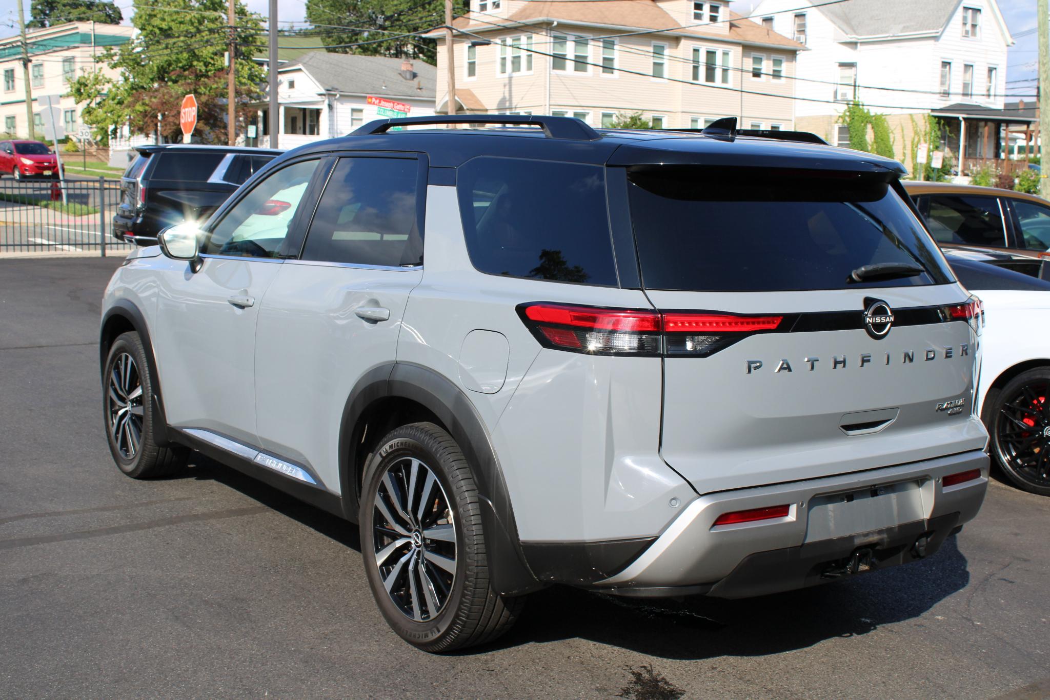 Nissan Pathfinder Platinum 4WD 2023