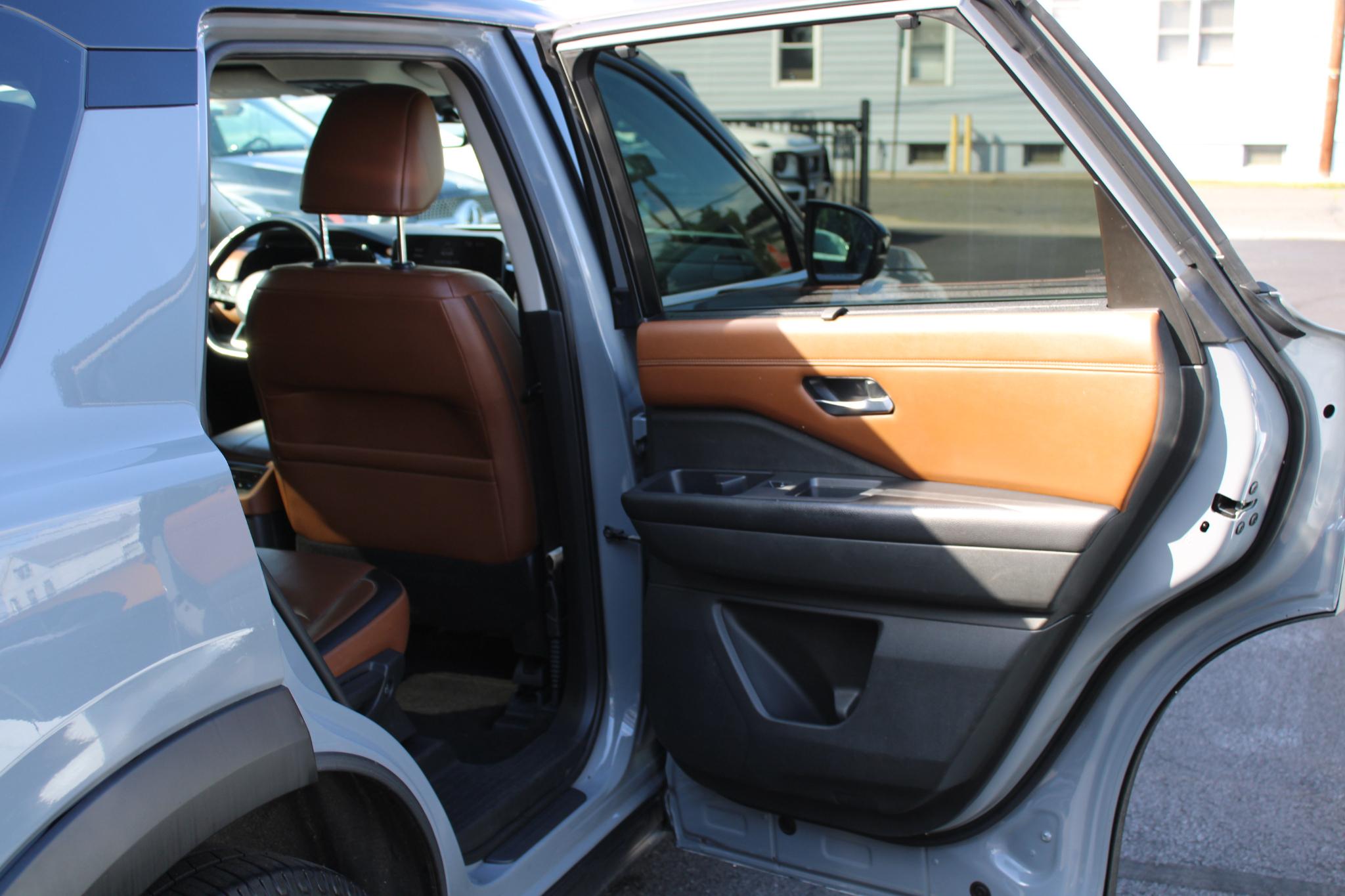 Nissan Pathfinder Platinum 4WD 2023