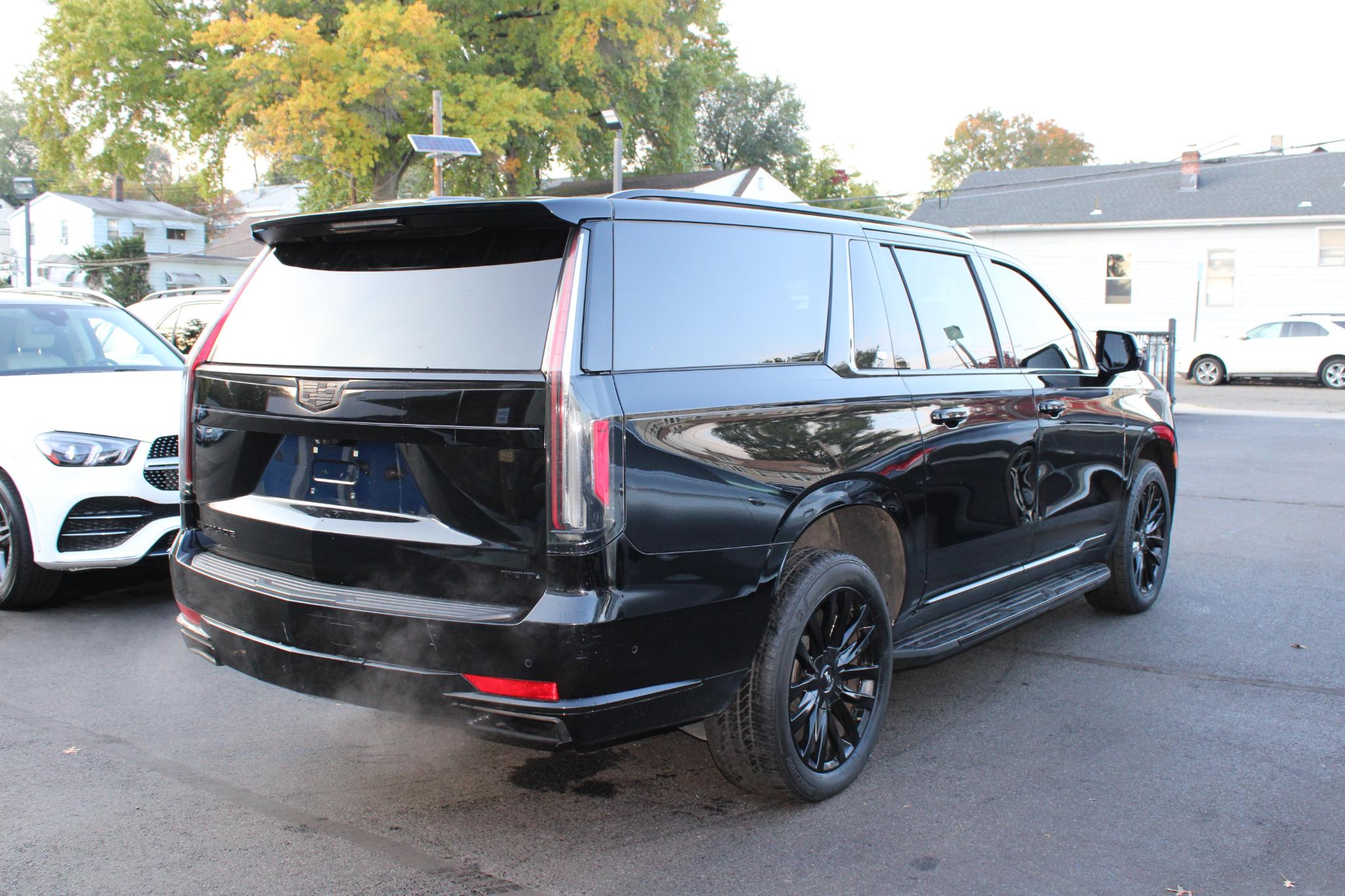 Cadillac Escalade ESV 4WD 4dr Premium Luxury 2021