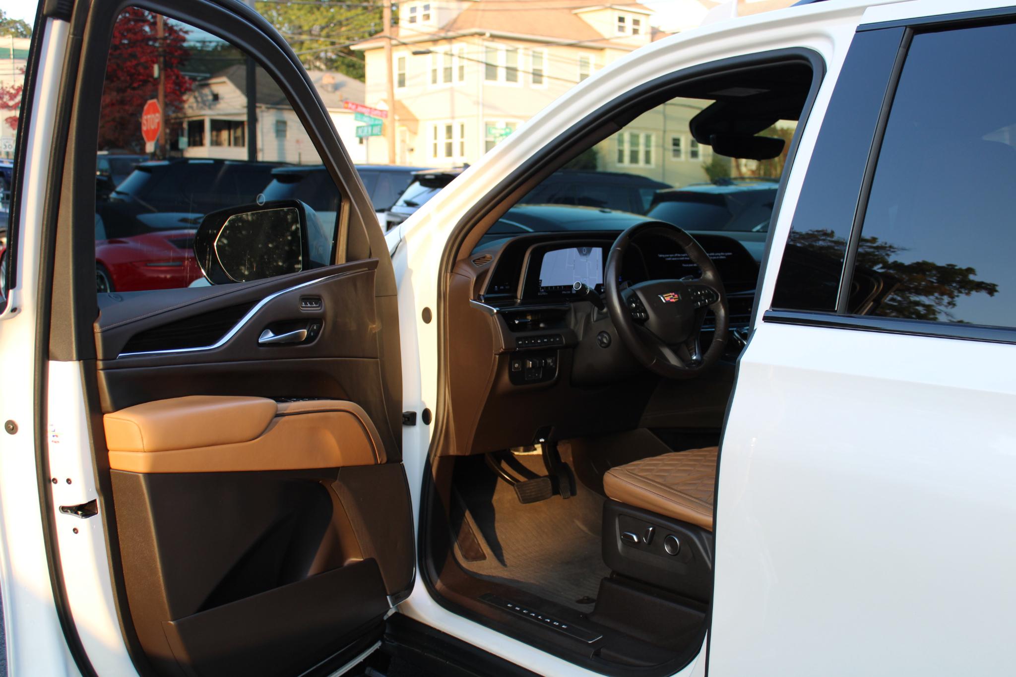 Cadillac Escalade 4WD 4dr Premium Luxury 2023