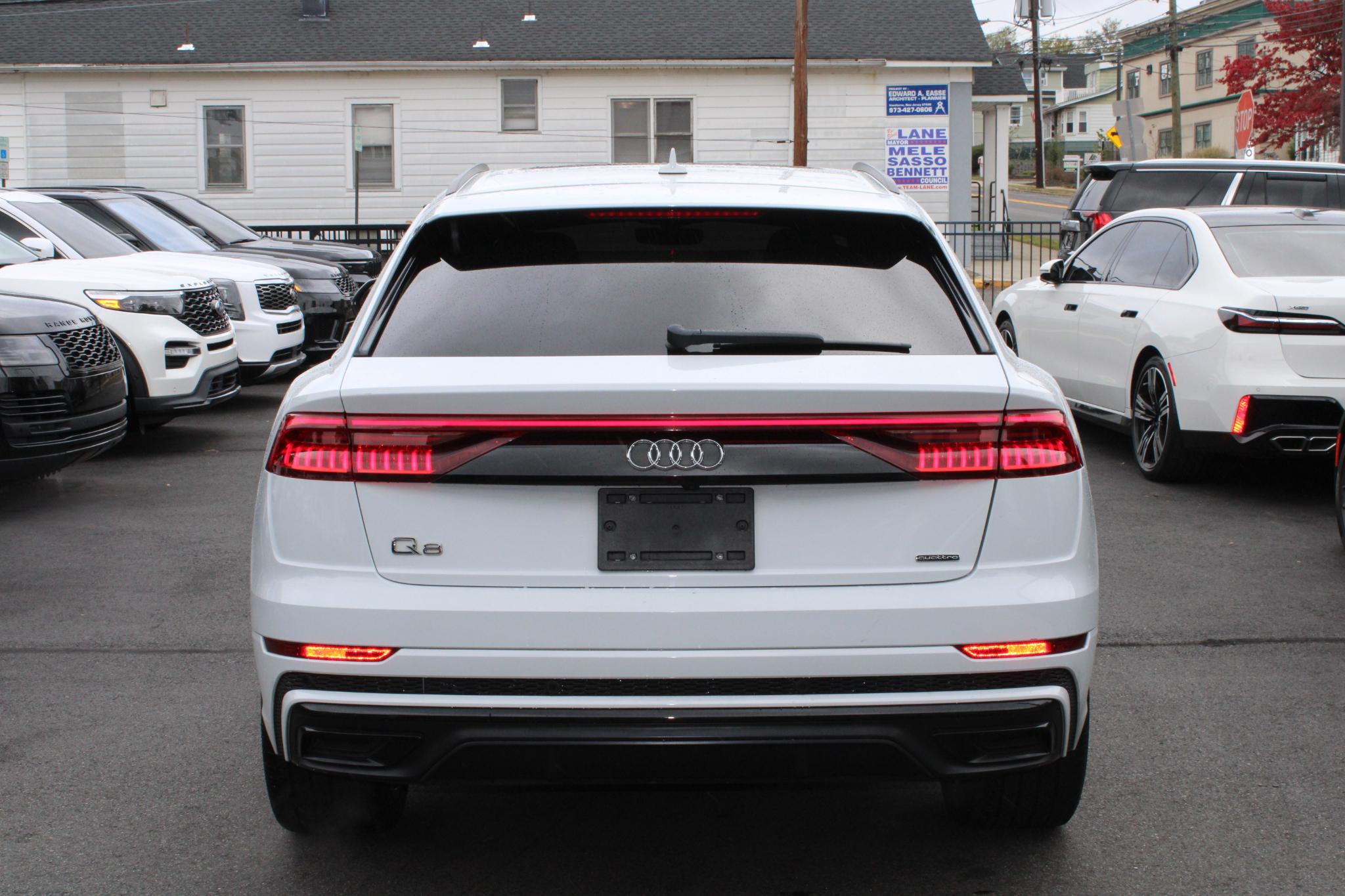 Audi Q8 Premium Plus 55 TFSI quattro 2021