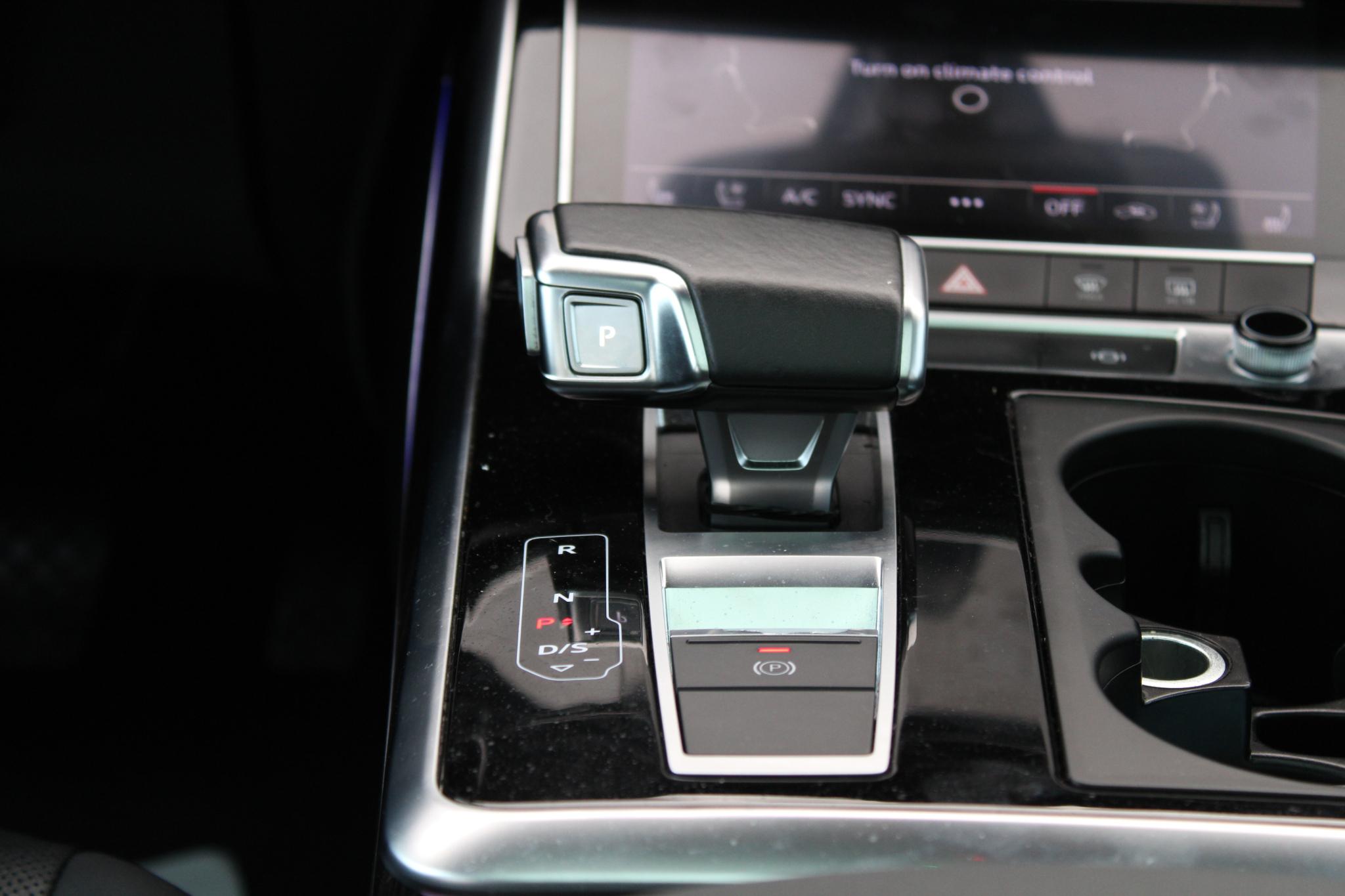 Audi Q8 Premium Plus 55 TFSI quattro 2021