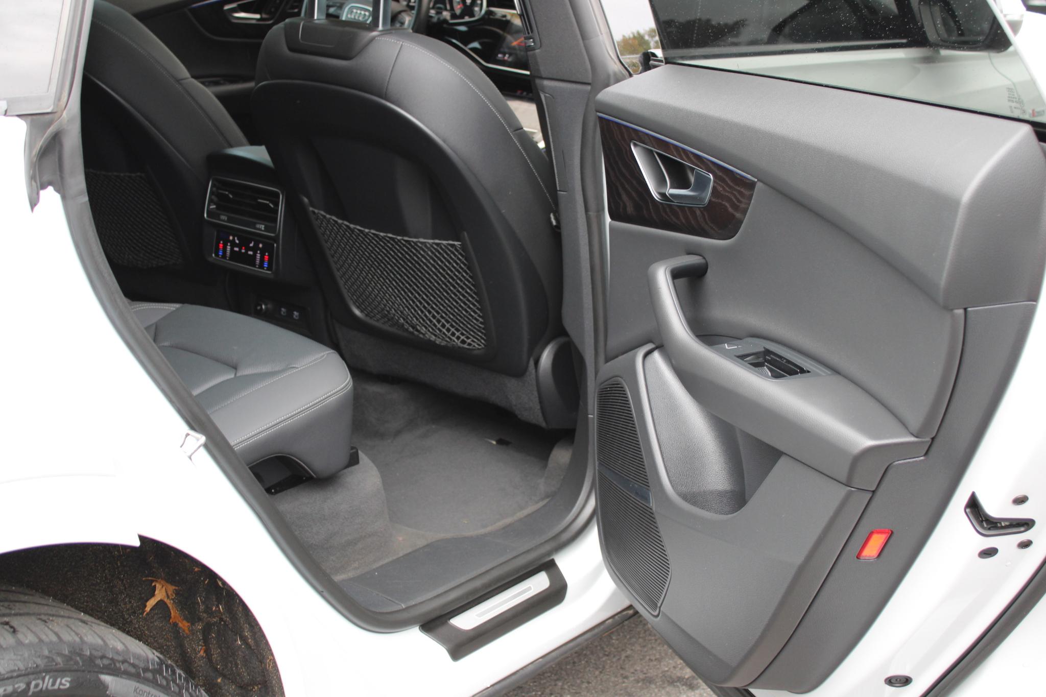 Audi Q8 Premium Plus 55 TFSI quattro 2021