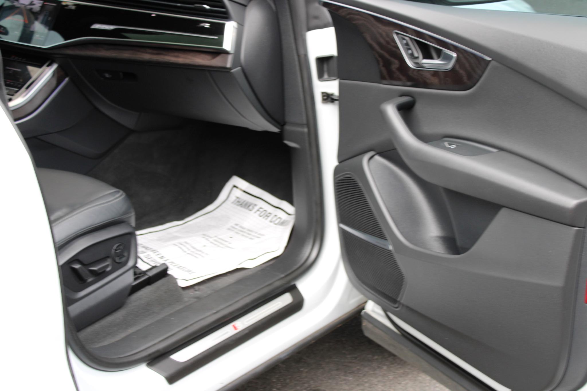 Audi Q8 Premium Plus 55 TFSI quattro 2021