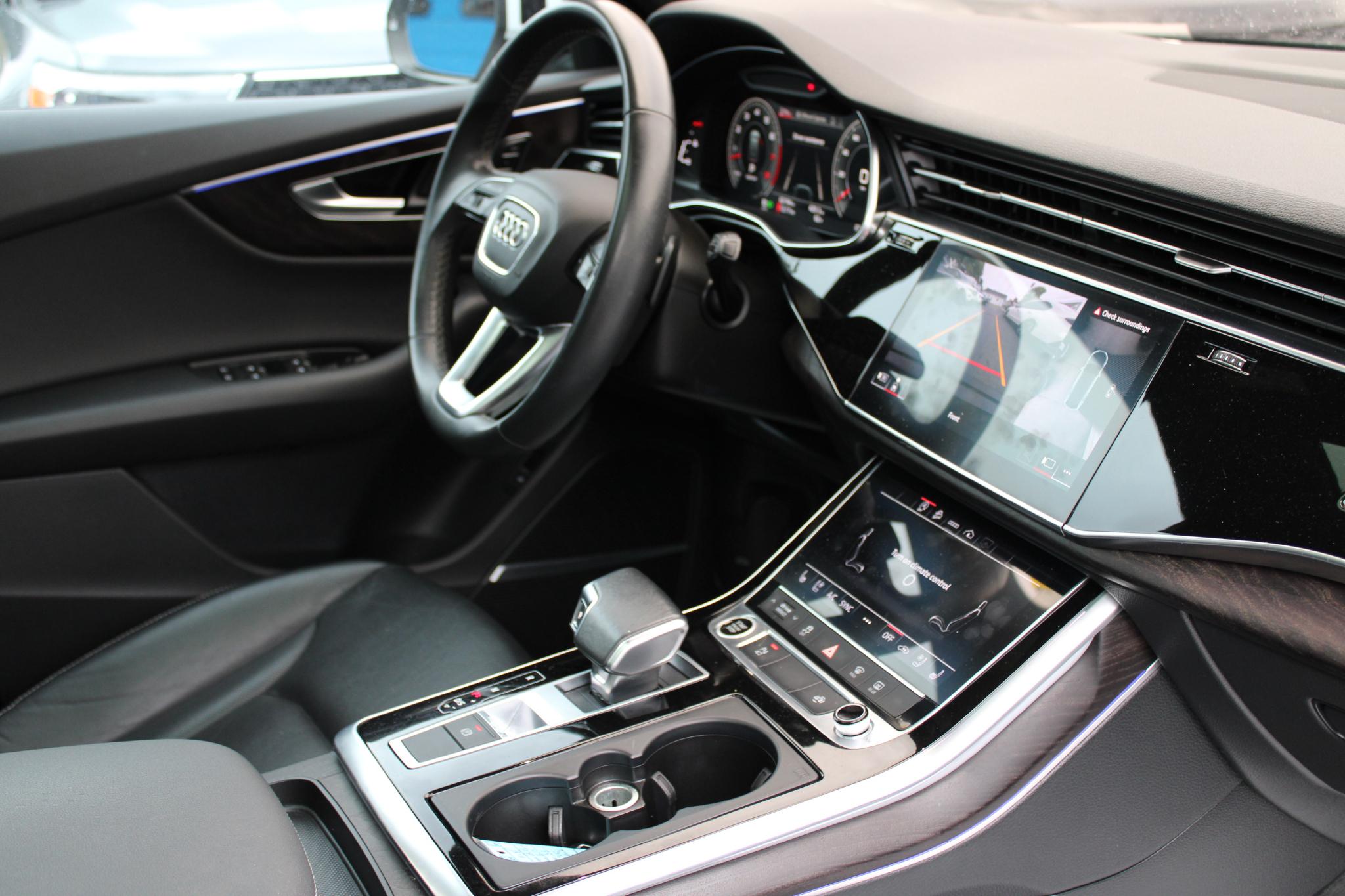 Audi Q8 Premium Plus 55 TFSI quattro 2021