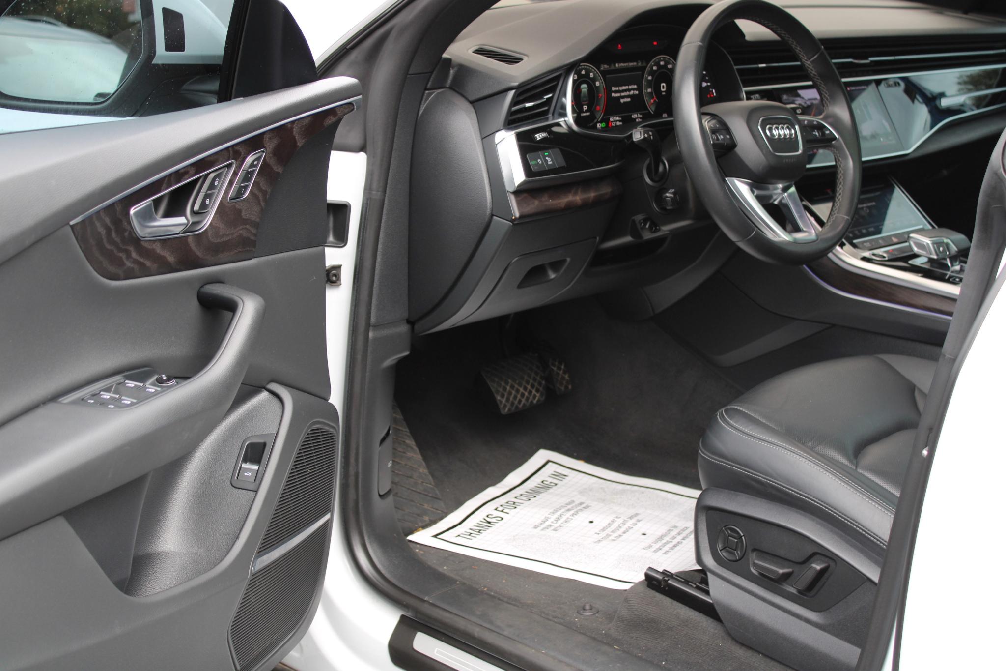 Audi Q8 Premium Plus 55 TFSI quattro 2021