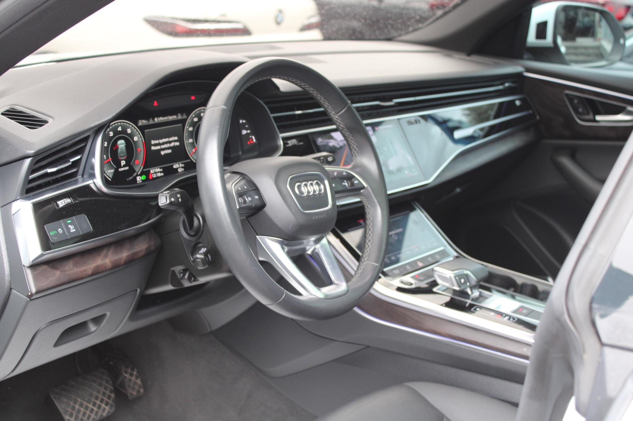 Audi Q8 Premium Plus 55 TFSI quattro 2021