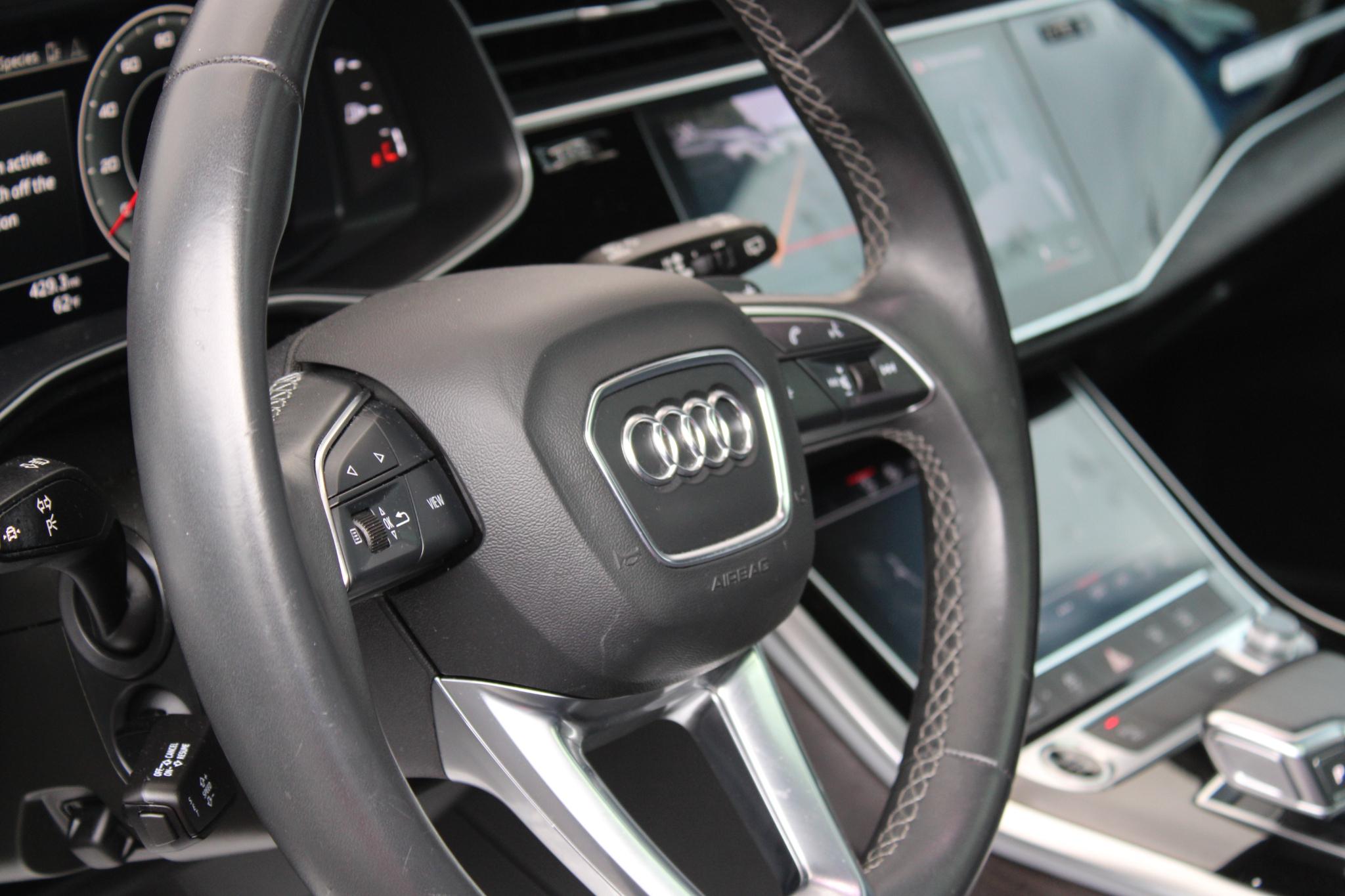 Audi Q8 Premium Plus 55 TFSI quattro 2021
