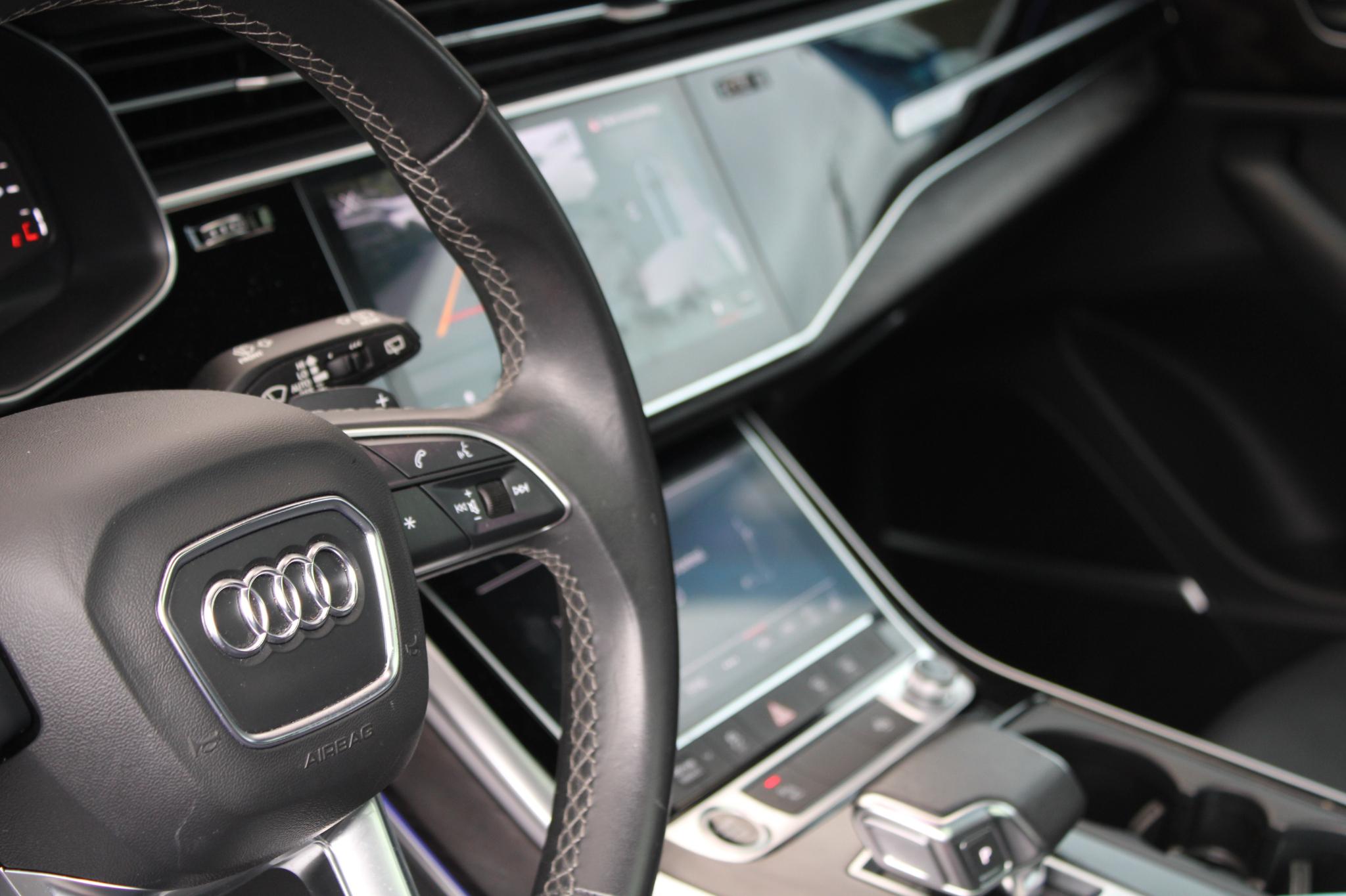 Audi Q8 Premium Plus 55 TFSI quattro 2021