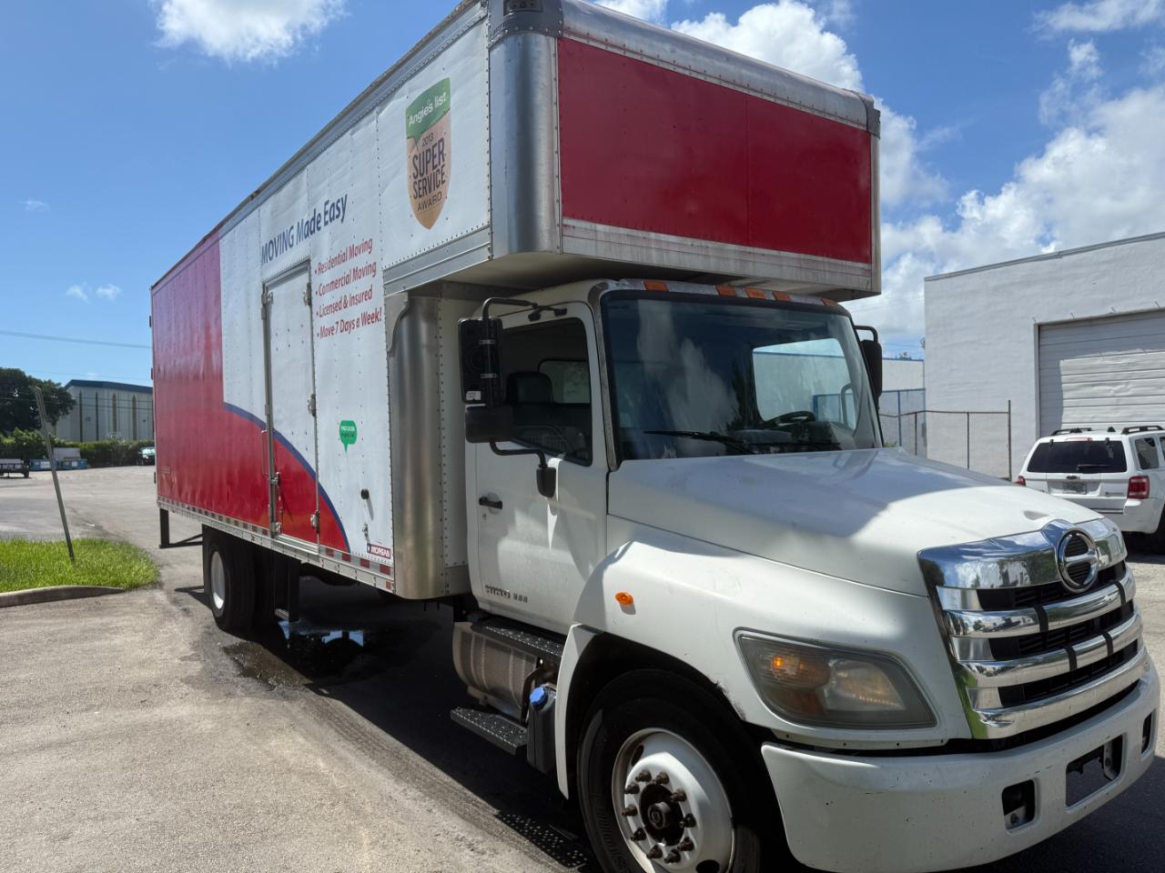 2014 Hino Conventional Cab 26 FT MOVING BOX