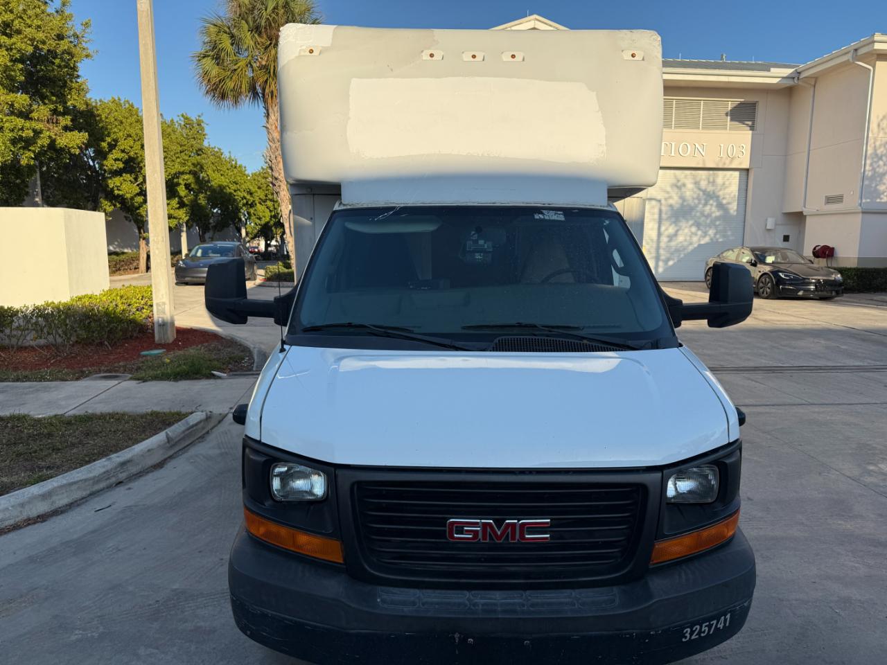 GMC Savana G4500 177 in. 2016