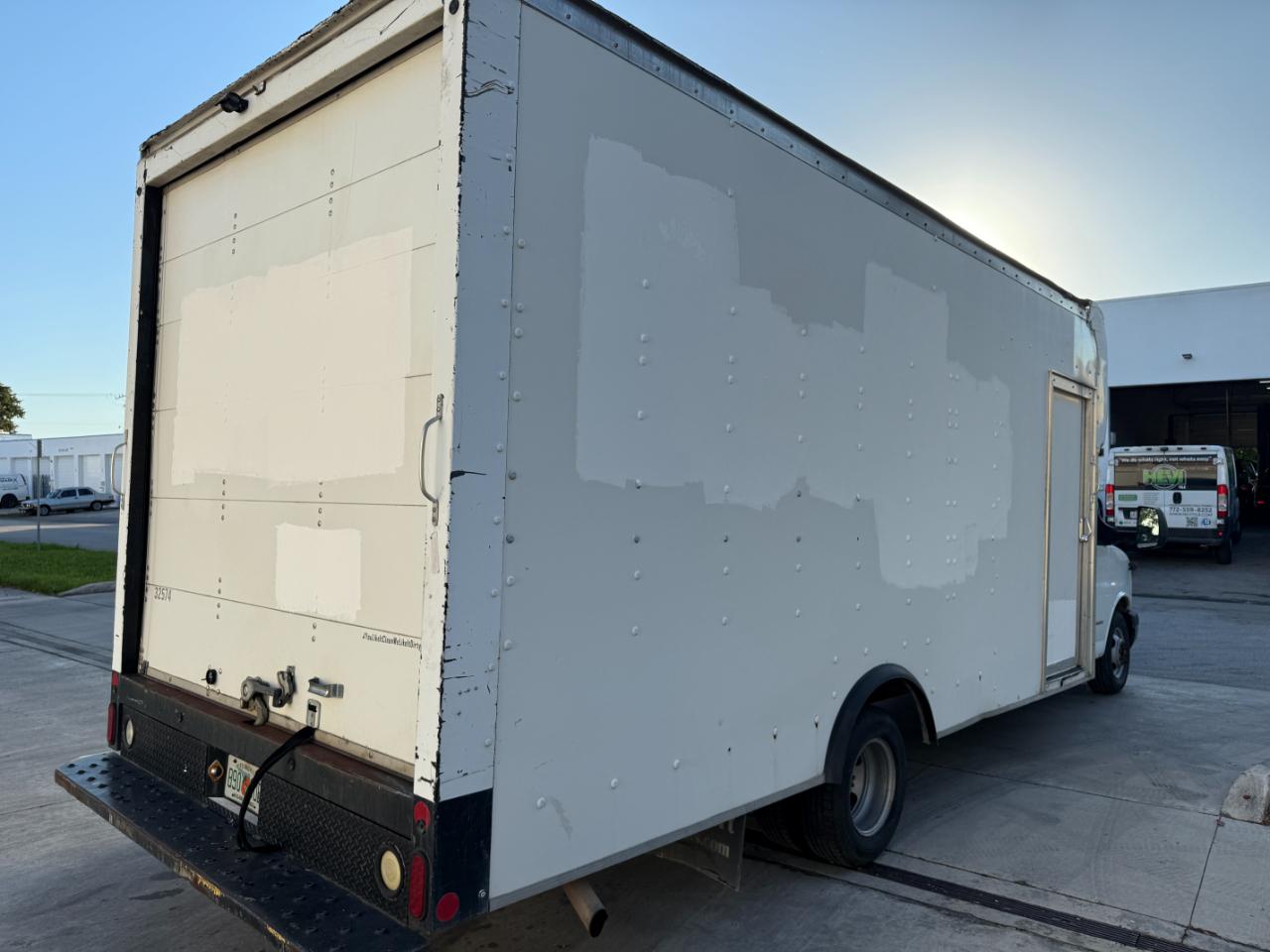 GMC Savana G4500 177 in. 2016