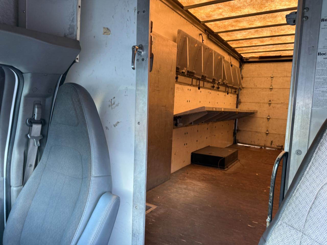 GMC Savana G4500 177 in. 2016