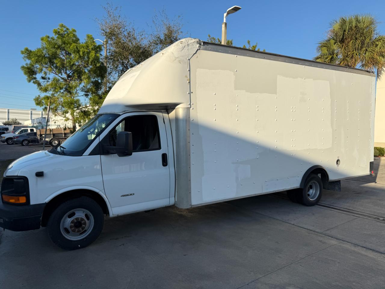 2016 GMC Savana G4500 177 in.